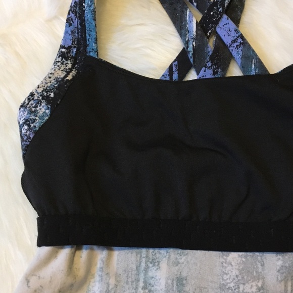 Lucy | Athletic Criss Cross Back Straps Pattern Tank Top - Picture 12 of 15